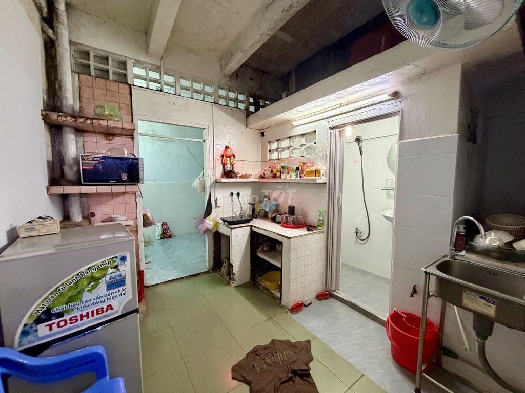 Фото 3: Нгуен Тхиен Тхуат, р-н 3 | 43 м² (1 спальня - 1 санузел) | 1-й этаж | Чистая красивая квартира