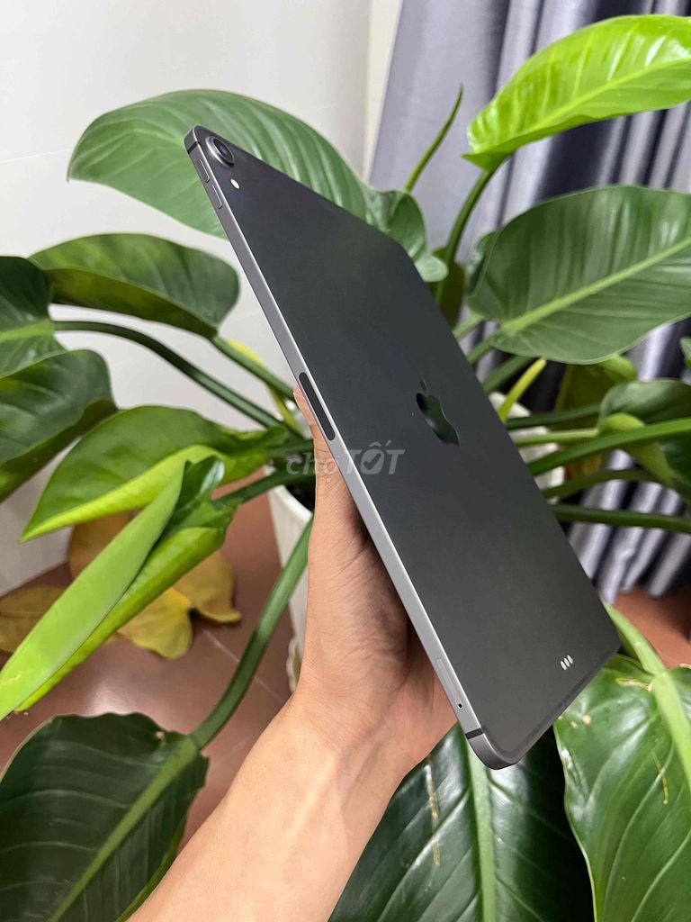 Фото 3: Apple iPad Pro 64GB Wi-Fi + 4G Серый 2018
