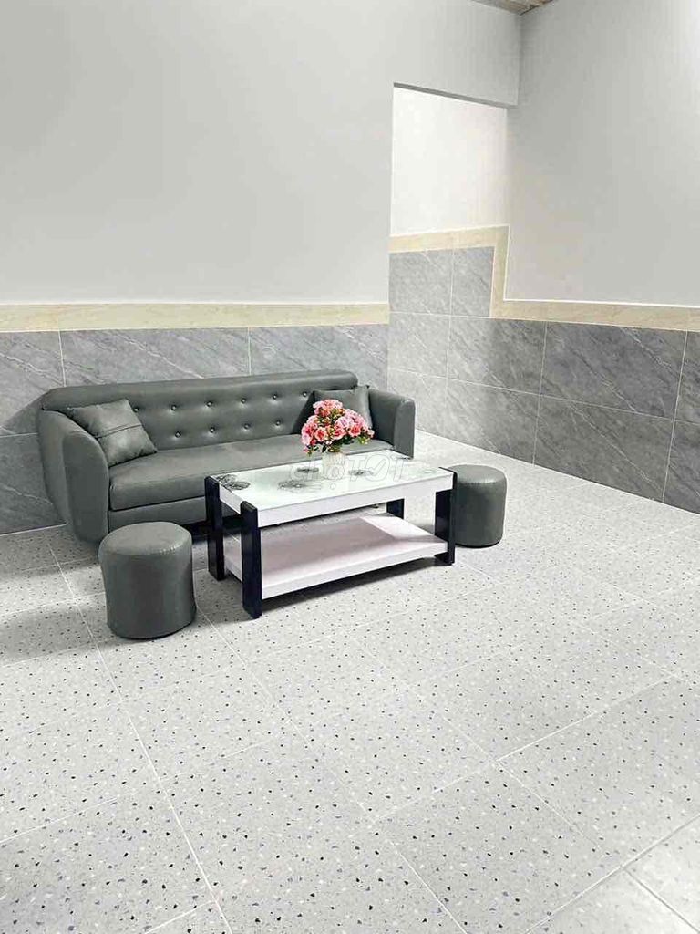 Срочно продаю дом 8x8 м рядом с рынком