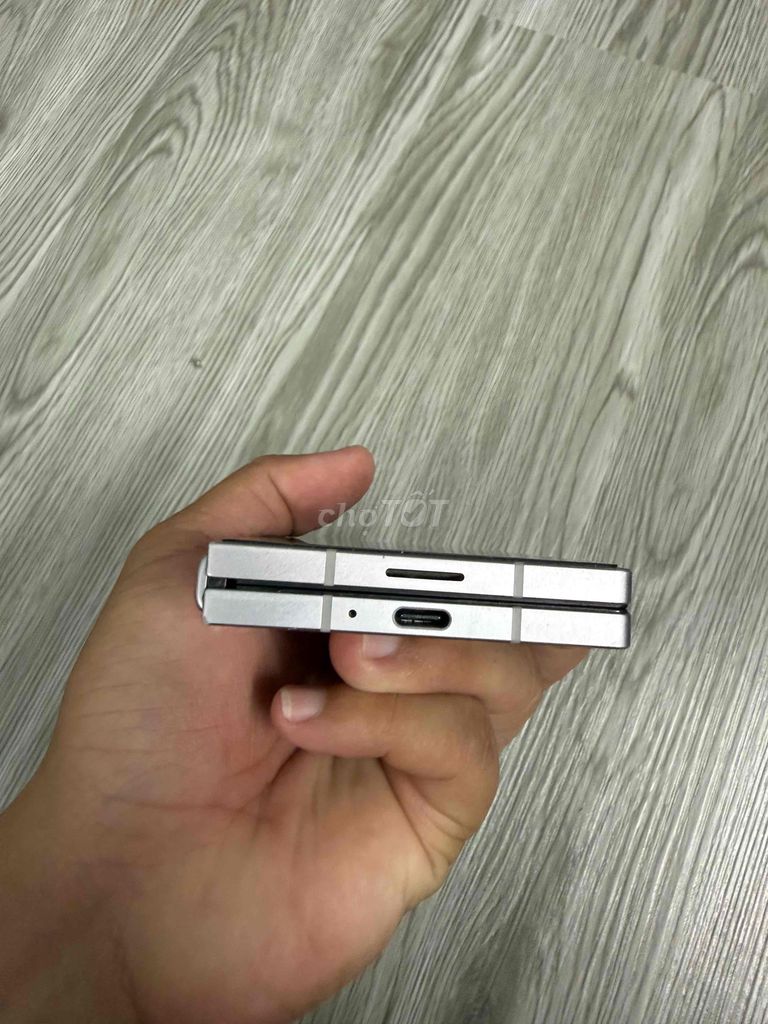 Фото 3: Samsung Galaxy Fold 6 серебристый