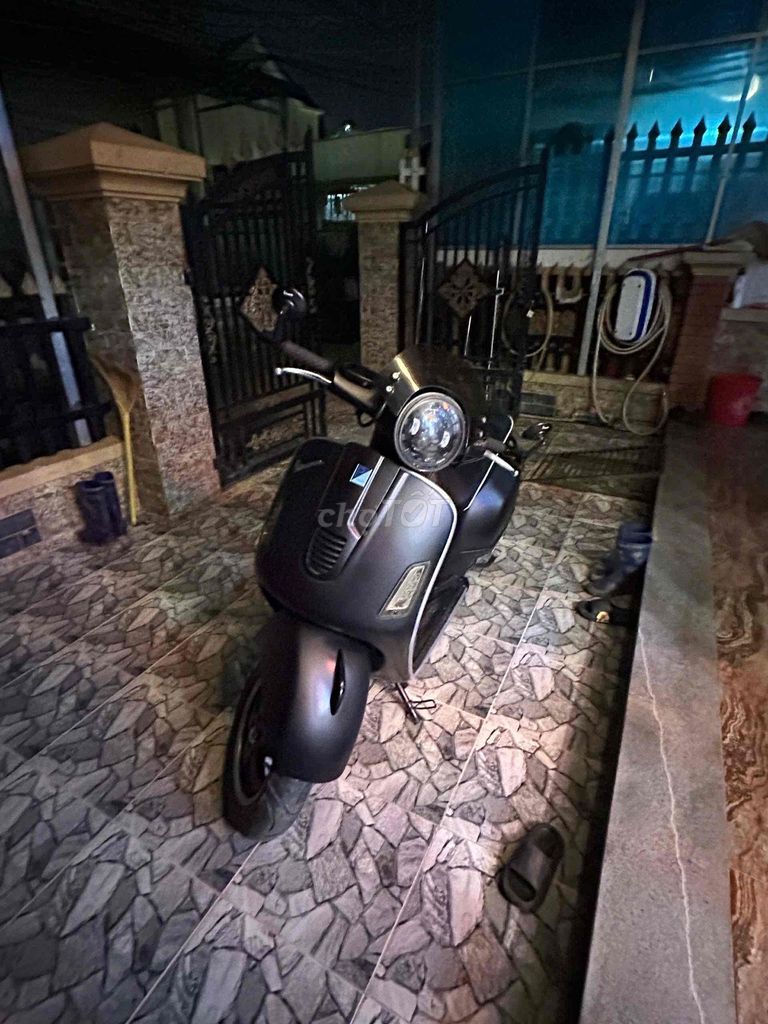 Piaggio Vespa GTS 125cc 2012 чёрный
