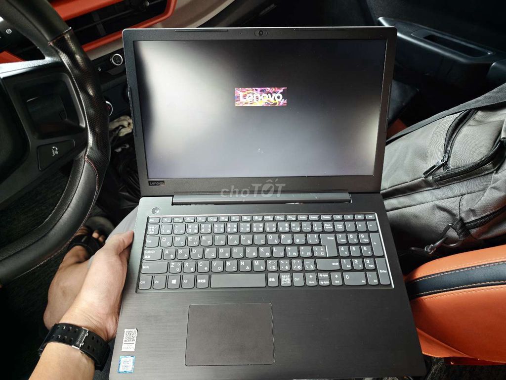 Фото 2: Lenovo V330-15 i7 8550U 15.6 дюймов 8GB/128GB серый