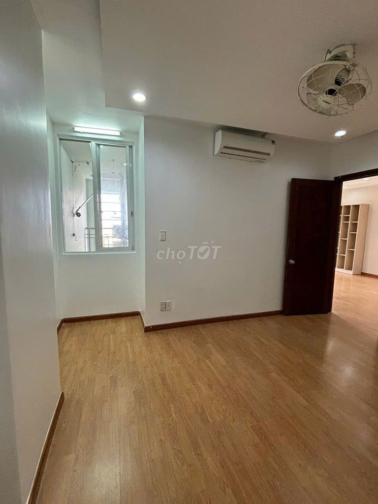 Фото 3: Сдается квартира 51 Chánh Hưng, р-н 8, 2 спальни