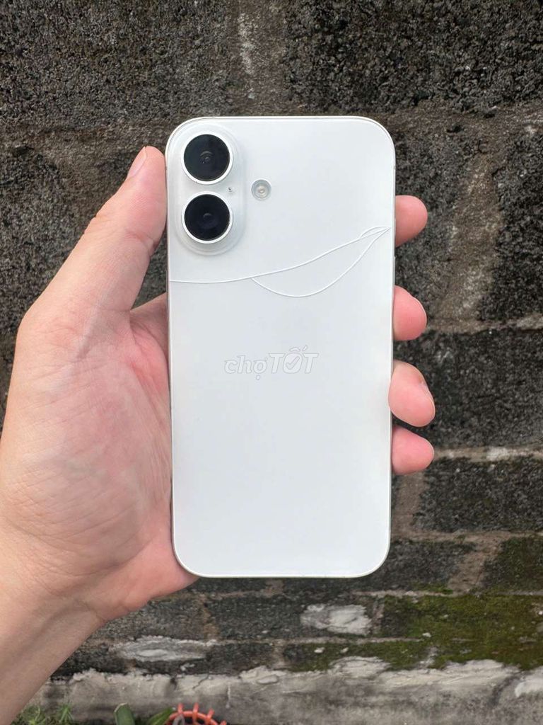iPhone 16 256GB белый, не работает Face ID