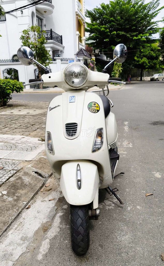 Piaggio Vespa 3Vie белый, двигатель заводской, работает очень тихо