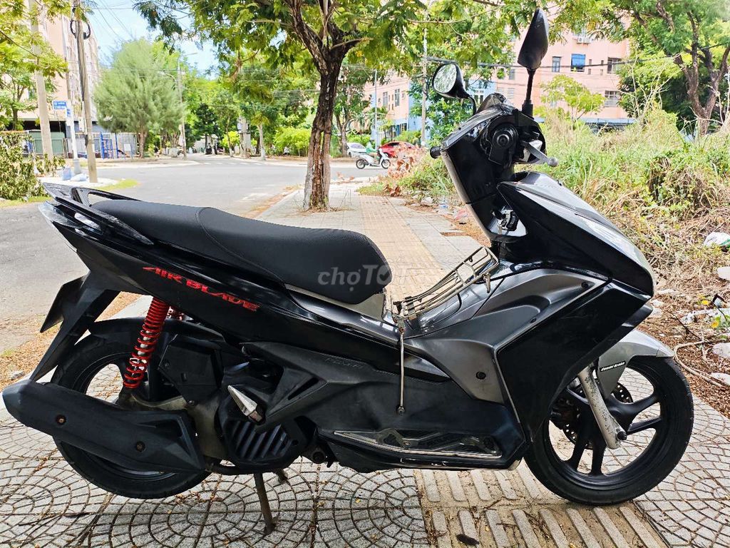 Фото 3: Honda Air Blade 2013, двигатель в заводском состоянии, работает плавно, все функции в наличии