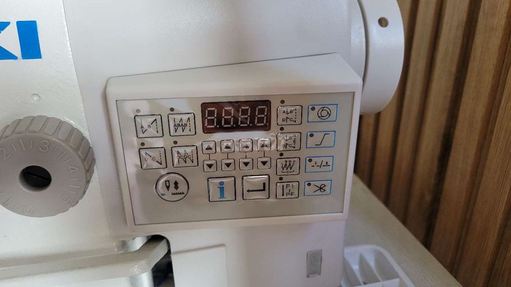 Фото 3: Промышленная швейная машина Juki DDL-8700B-7 (Япония)