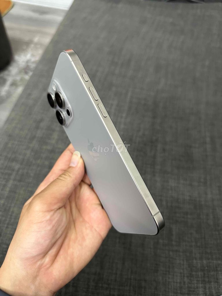 Фото 2: Apple iPhone 15 Pro Max 256GB Серый Новый