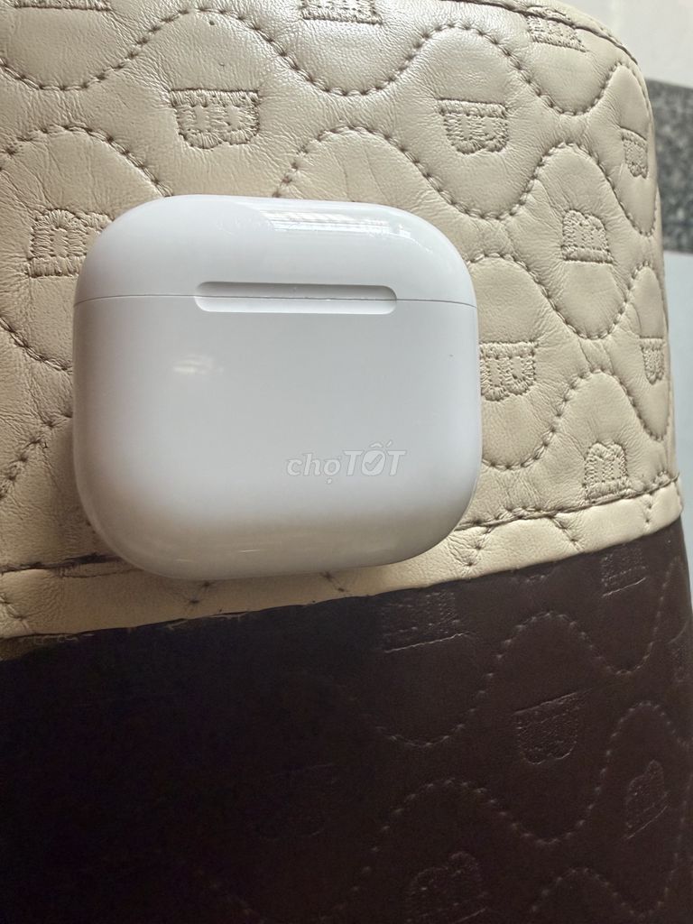 Фото 3: Наушники Apple AirPods 4 белые, б/у