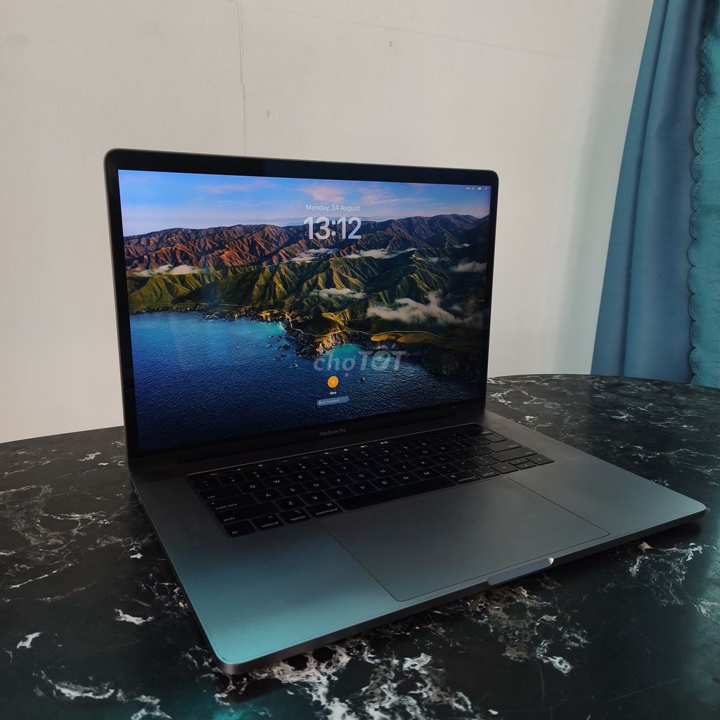 Apple MacBook Pro 15 2018 i7 32GB/500GB SSD Xám