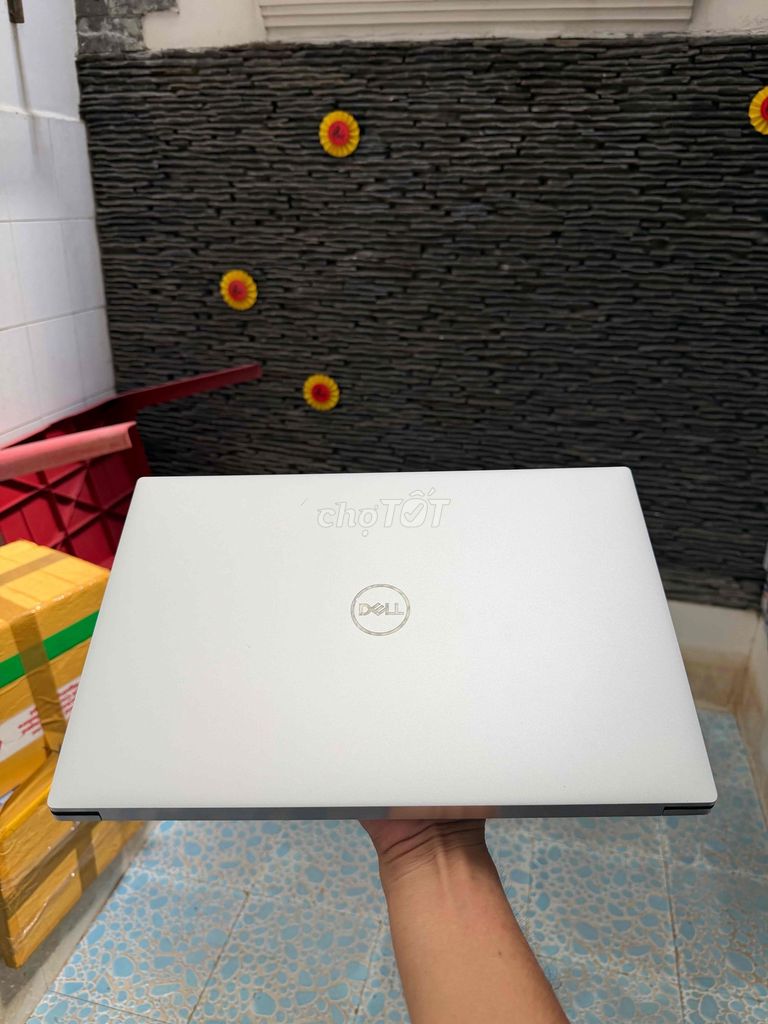 Dell XPS 9500 i7-10750H 16GB/512GB 4K vga 4Gb