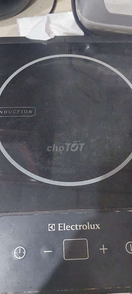 Электроплита Electrolux с черным стеклом для тех, кому нужно