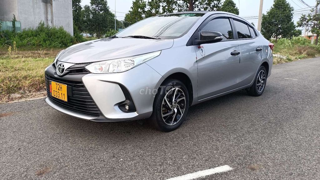 Фото 2: Toyota Vios E 2022 механика, серебристый