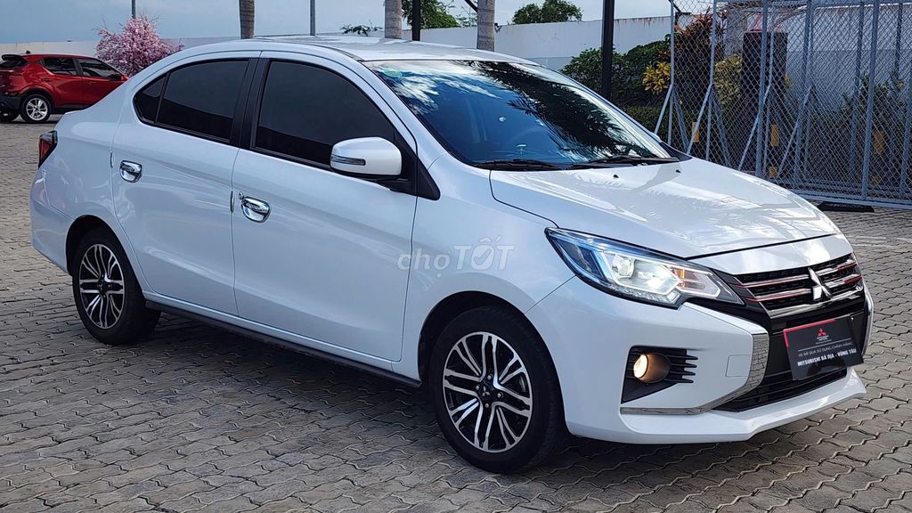 Фото 2: Attrage Premium 2021, пробег 27 000 км