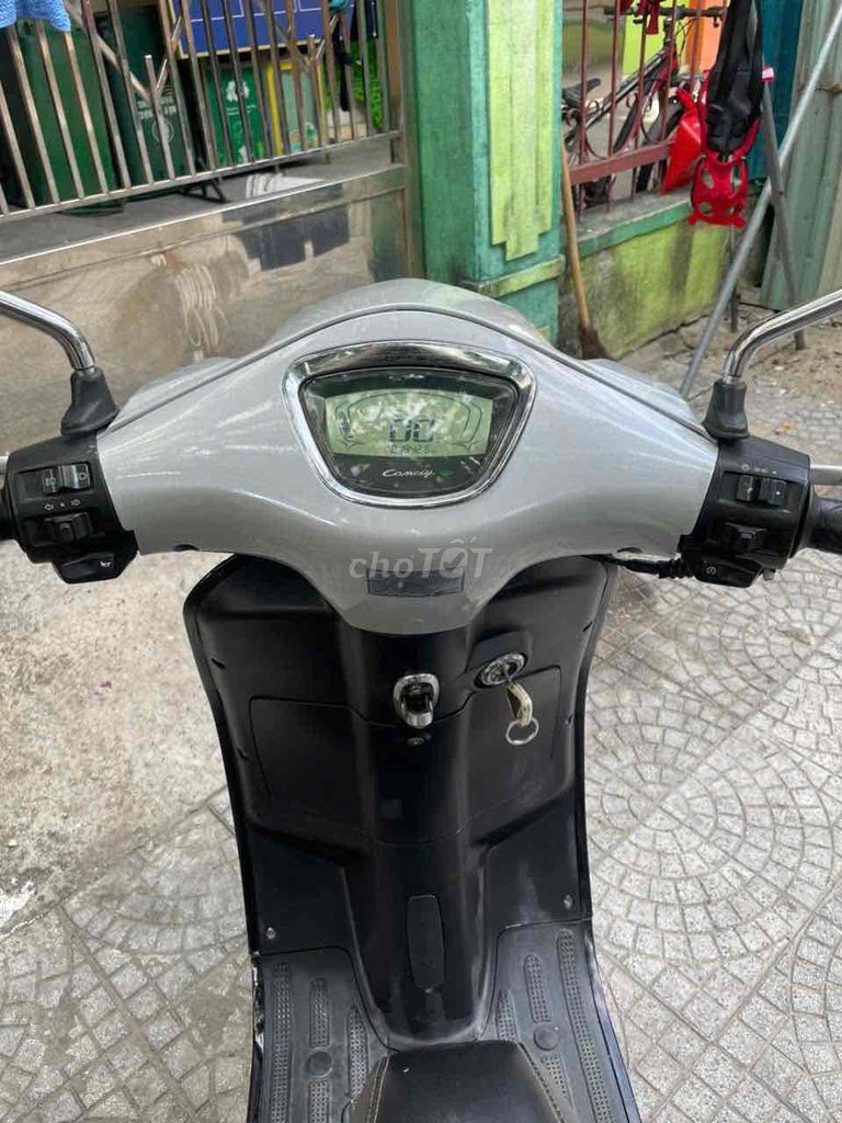 Фото 3: Piaggio Vespa 50cc Серый