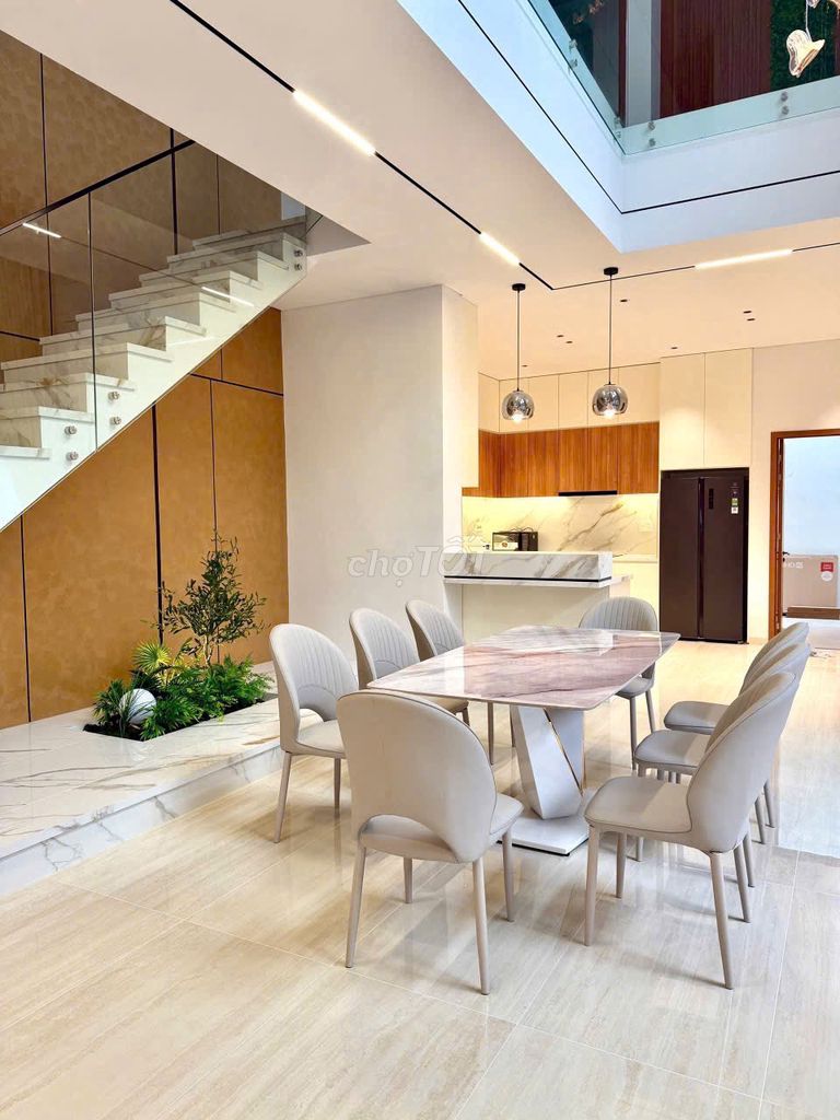Фото 3: Сдается вилла 250 м², новостройка с бассейном и садом, район Нам Вьет А