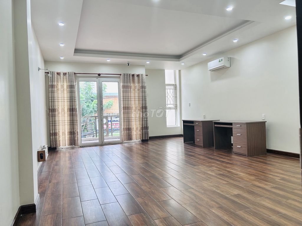 Фото 2: ДОМ НА УЛИЦЕ БИНЬЗЯ, ПЛОЩАДЬ: 6x20 м, 1 ЭТАЖ + 3 ЭТАЖА, СДАЁТСЯ В АРЕНДУ