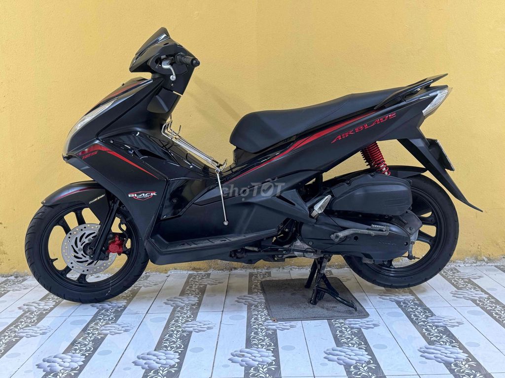 Air Blade 125 черный матовый, супер новый, двигатель оригинальный, очень мощный