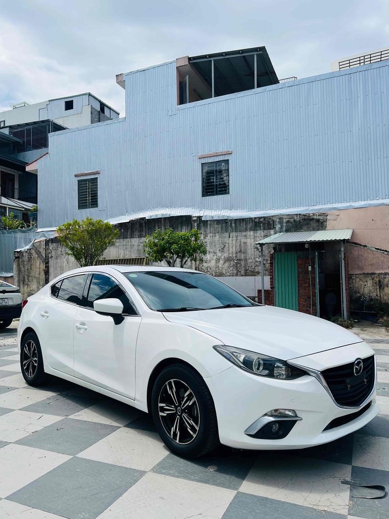 Фото 3: Mazda 3 Sedan 2016 AT 1.5, один владелец, куплена новой