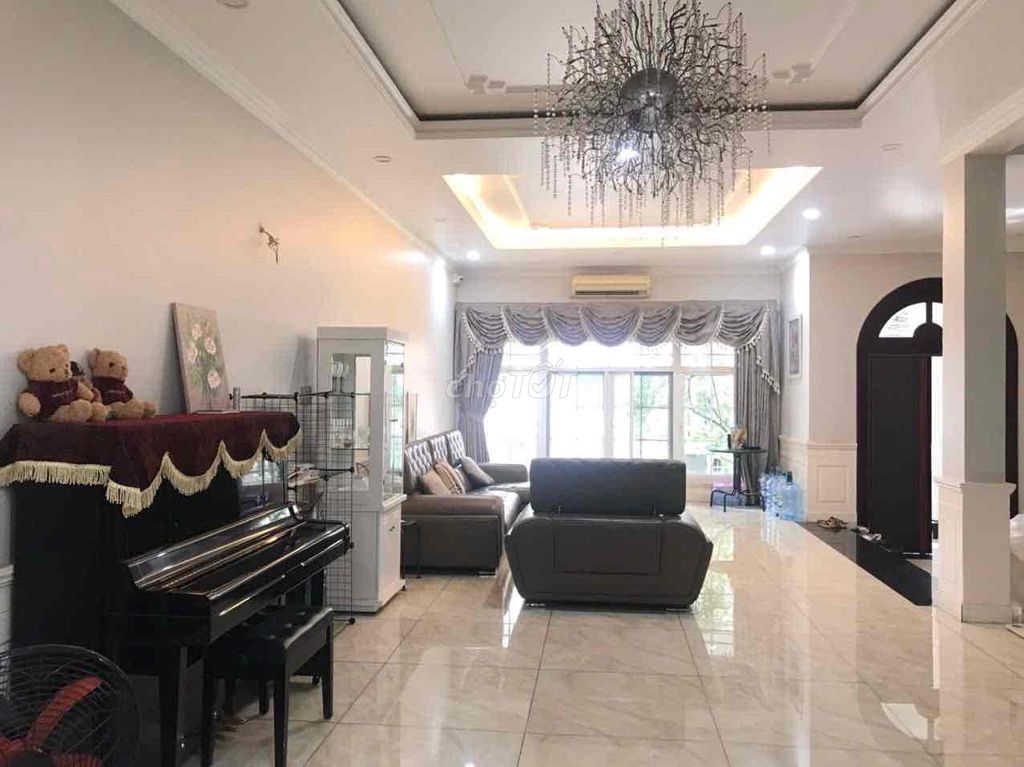 Фото 2: Сдается роскошная вилла Saigon Pearl в районе Биньтхань