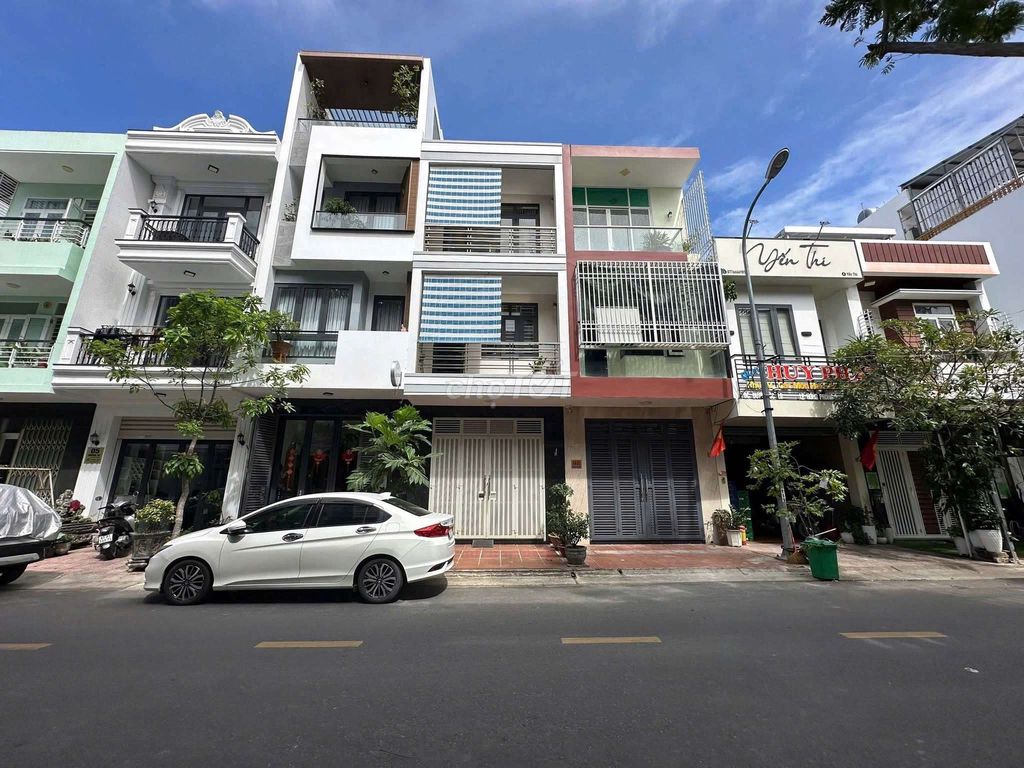 Hạ giá 7,75 tỷ Nhà đường 8C đối diện công viên TĐC HàQuang2 Nha Trang