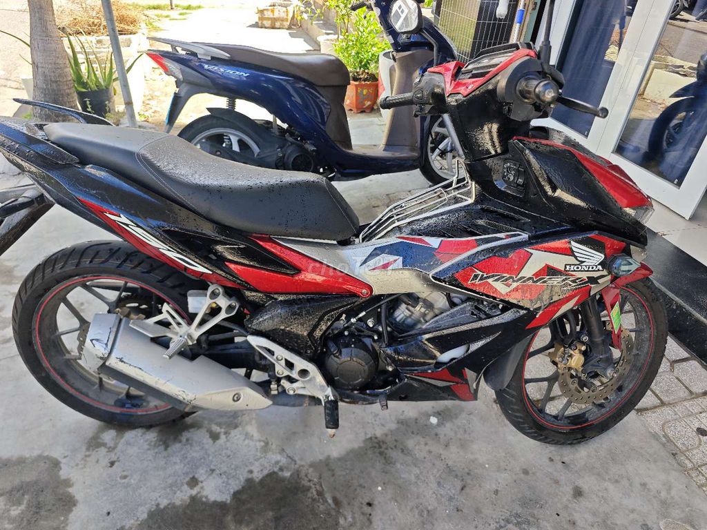 Фото 2: Honda Winner X 2021 ABS Красный черный