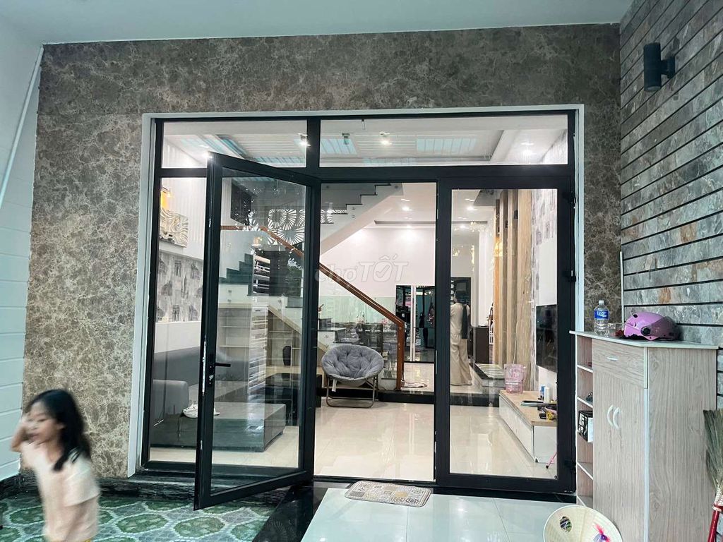 Cho thuê nhà nguyên căn quận Ngũ Hành Sơn
• Nhà 2 tầng
