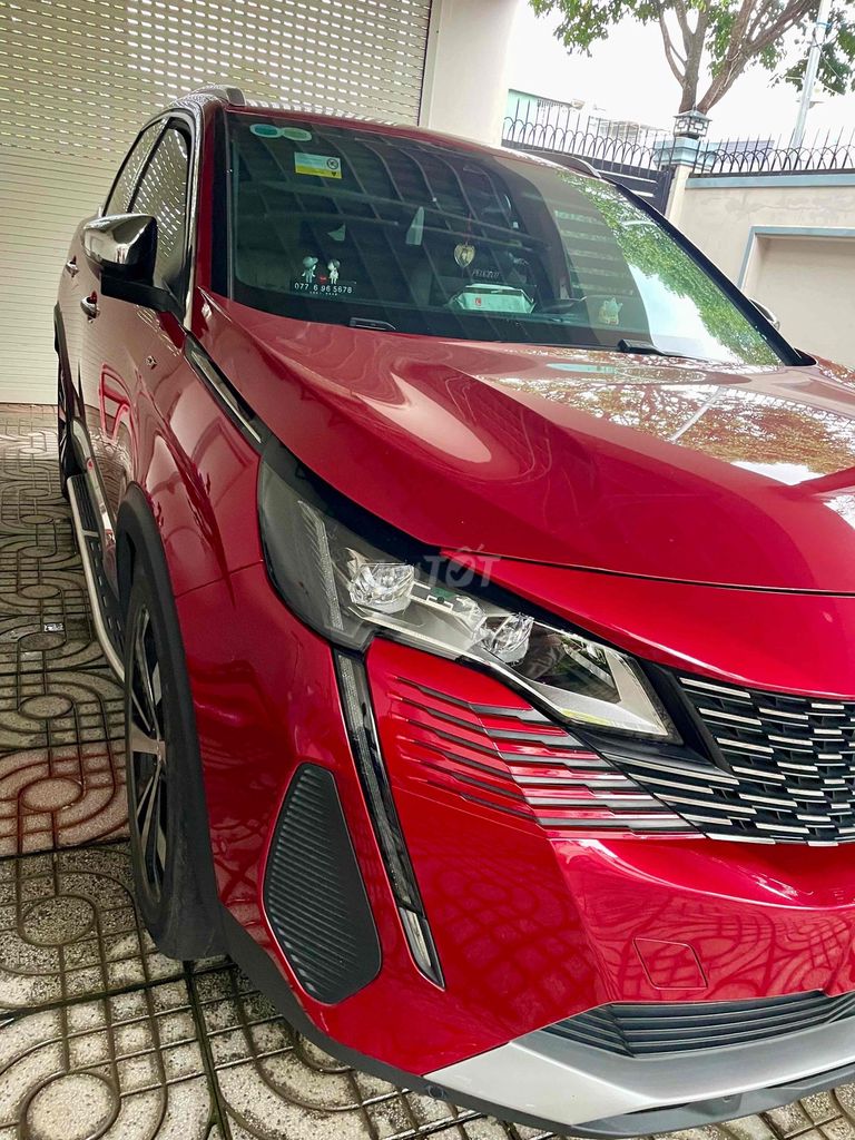Peugeot 3008 SUV 5 мест Красный