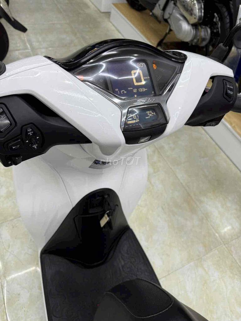 Фото 3: Honda SH 150 ABS 2020 Белый