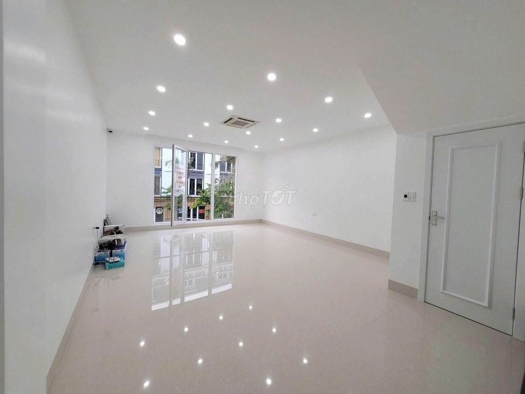 Фото 2: СУПЕР НОВЫЙ ДОМ – 329C Nguyễn Trọng Tuyển, P.1, Q.TB.