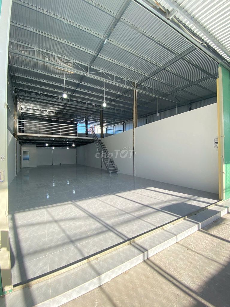 Аренда склада 230м² в районе Виньтхань - есть электричество 3 фазы