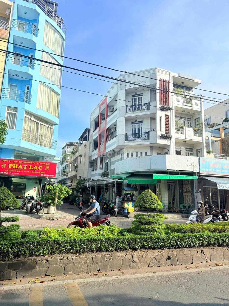 СОБСТВЕННИК ПРОДАЁТ ДОМ С 2 ФАСАДАМИ НА BINH THOI, Р-Н 11 – 4 ЭТАЖА – 16,5 МЛРД, ТОРГ НЕВОЗМОЖЕН