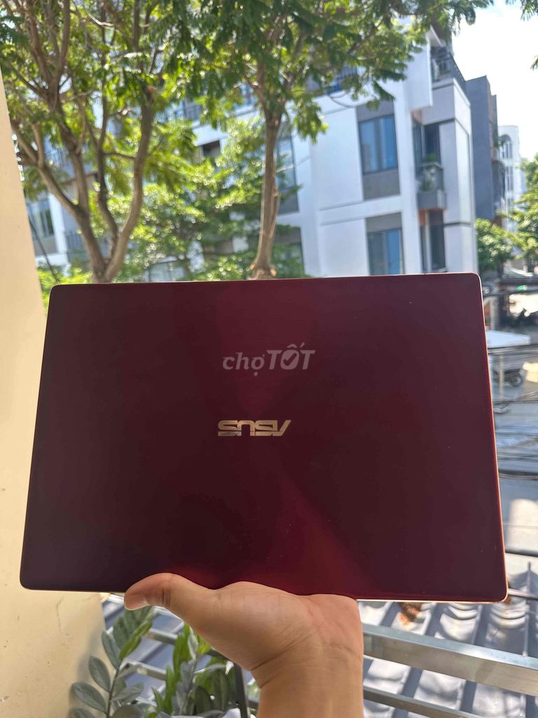 ASUS ZENBOOK UX391 i5-8250U 14.0 inch 8GB/256GB Красный