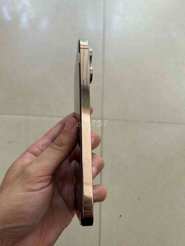 Фото 3: Apple iPhone 14 Pro Max 128GB Желтый Новый