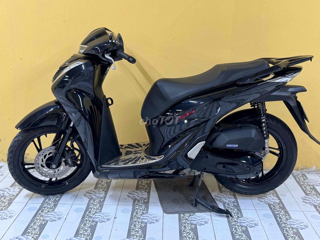 SH 125 2023 черный глянцевый супер новый 43E1-678.11