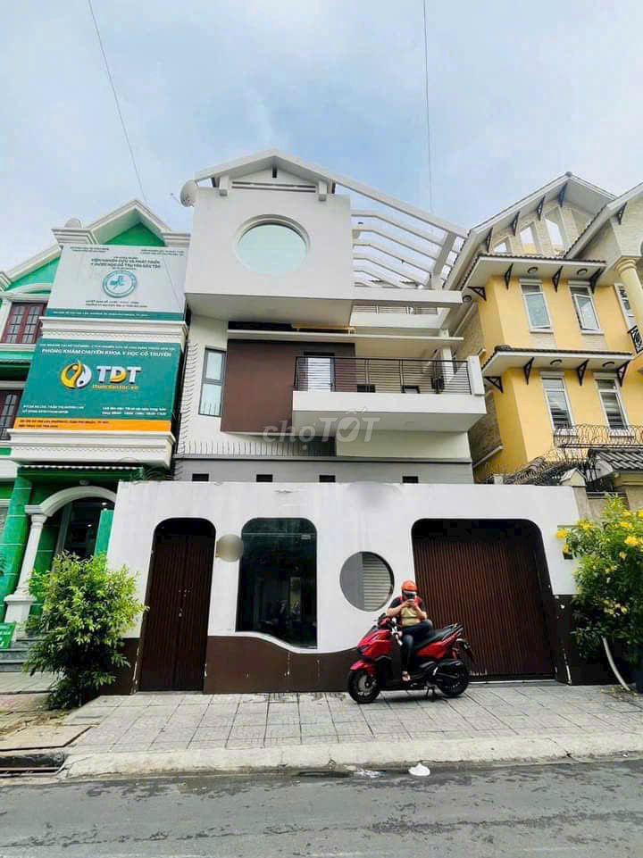 Срочная аренда угловой виллы 2 фасада 36A Chế Lan Viên, район Tây Thạnh, округ Tân Phú