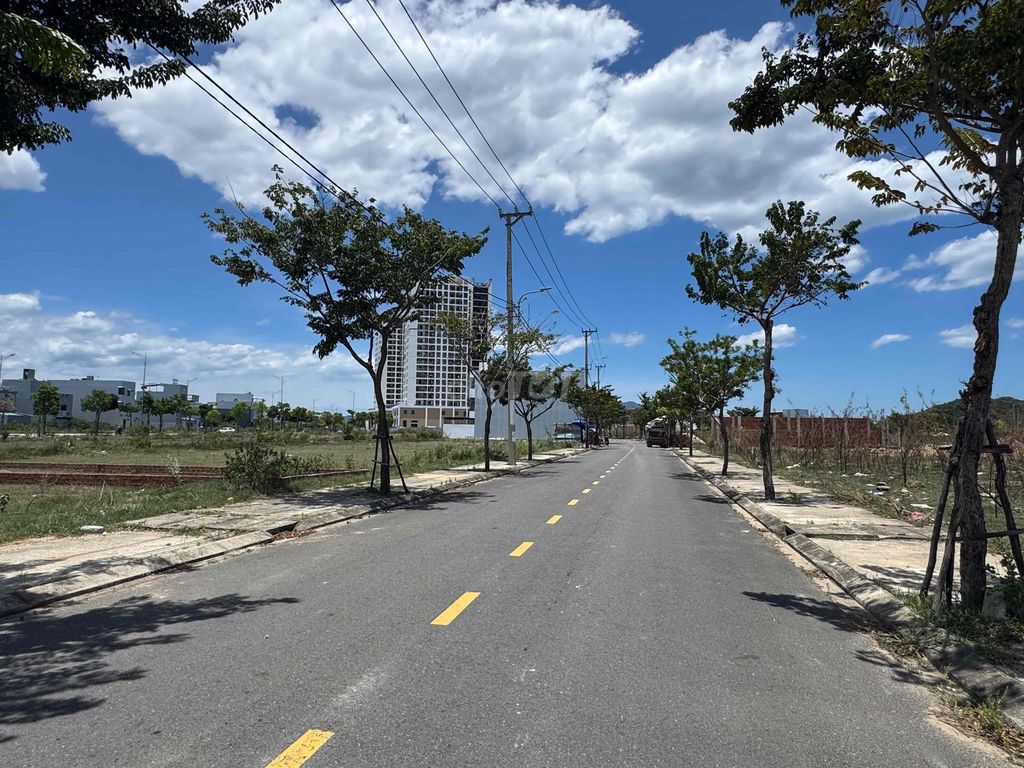 Bán nhanh cặp đất 10x25 đường Anh Đức - Nam Hoà Xuân