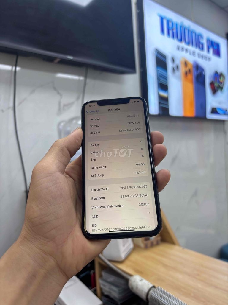 Фото 3: Apple iPhone Xs 64GB Черный как новый