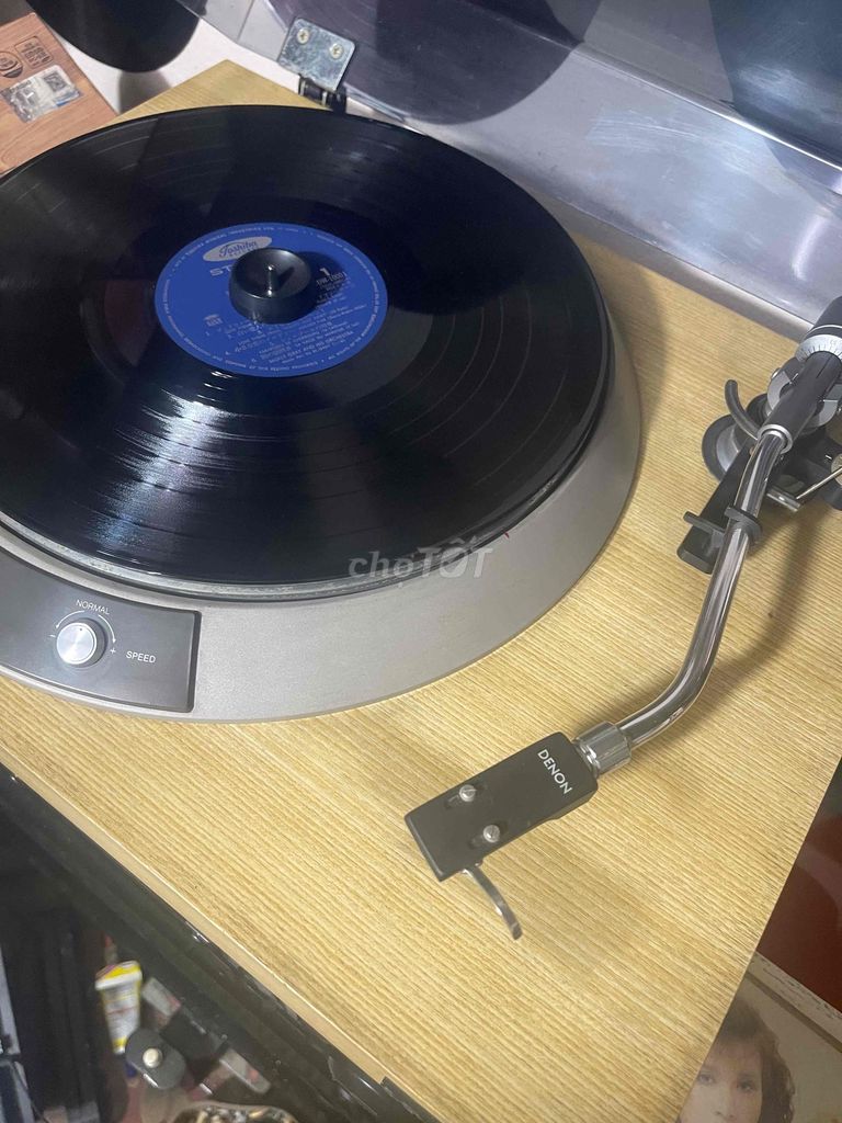 Фото 2: Проигрыватель винила Denon DP-790 светло-золотистый, цена 3 млн