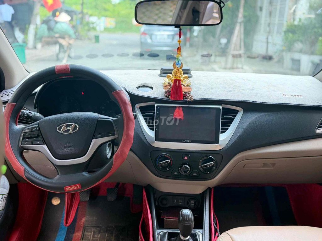 Hyundai Accent 2021 белый 5 мест