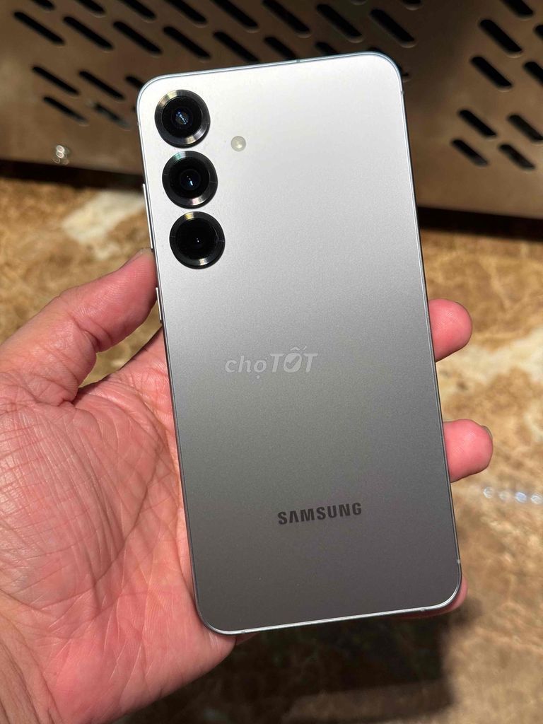 Фото 2: Samsung Galaxy S25 Plus 12GB/256GB Серый Вьетнам
