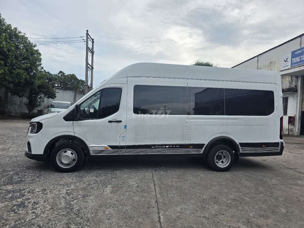 Пассажирский автобус Ford Transit 18 мест, переоборудованный в 16-местный, доставка сразу