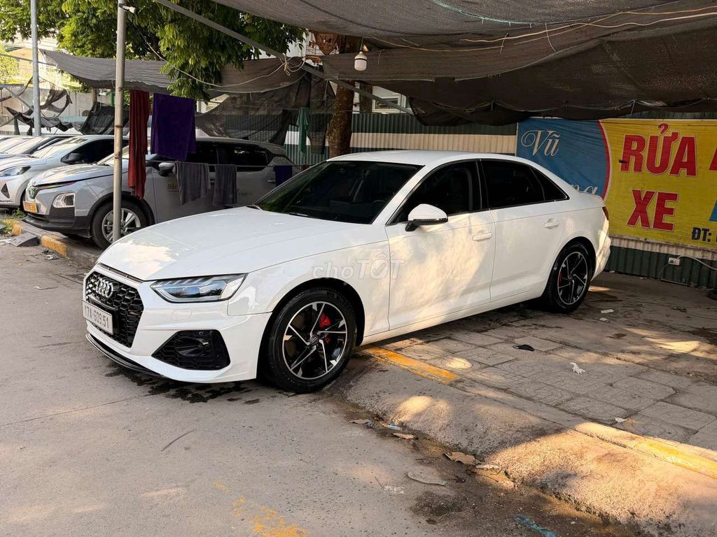 Audi A4 2016 Белый