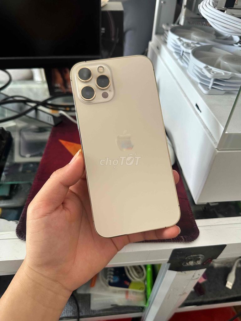 Apple iPhone 12 Pro Max 128GB Золотой Б/У