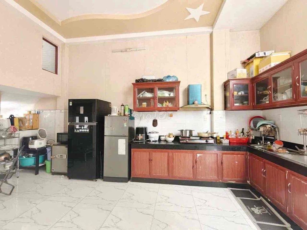 Фото 3: HXH парковка у двери – прямо у перекрёстка 4 Xã – Phan Anh, Tân Phú – 80м² – 3 этажа – 4 спальни