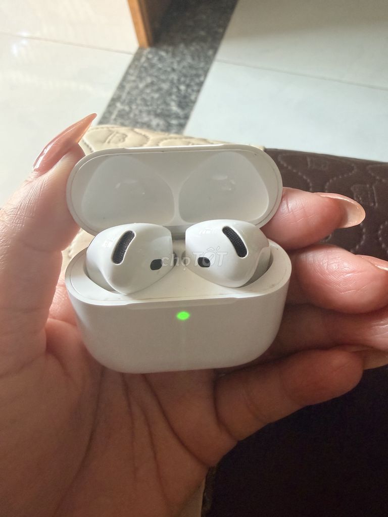 Наушники Apple AirPods 4 белые, б/у