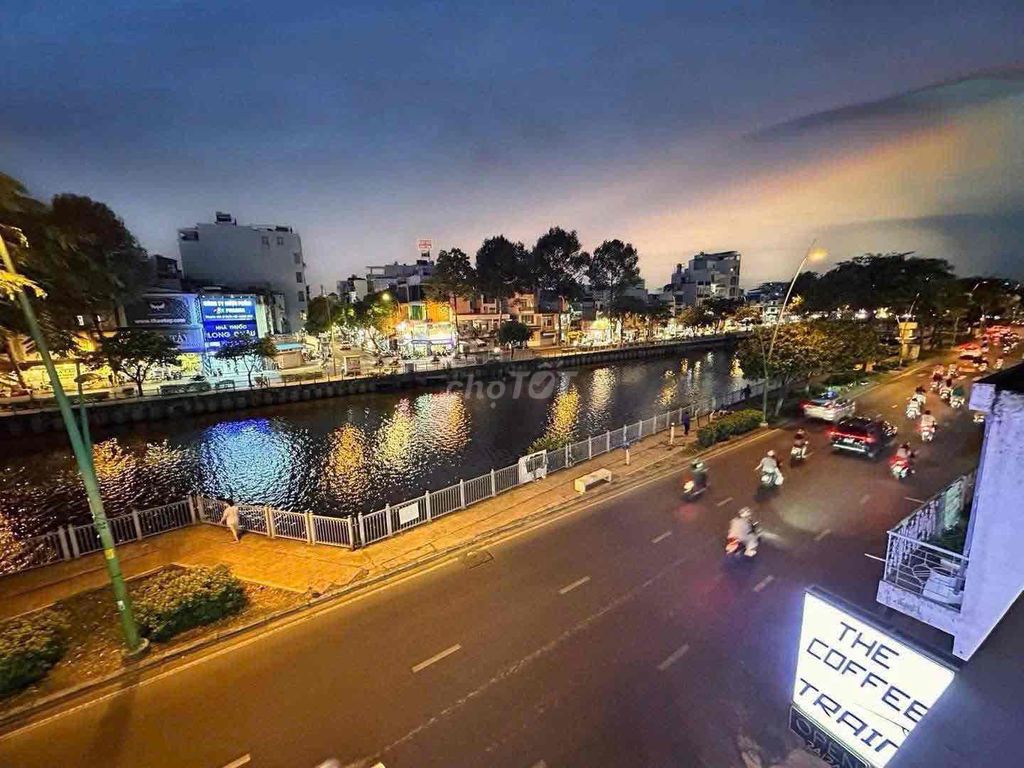 Фото 2: 2 mặt tiền cực thu hút ánh nhìn kinh doanh sầm uất Trường Sa Quận 3