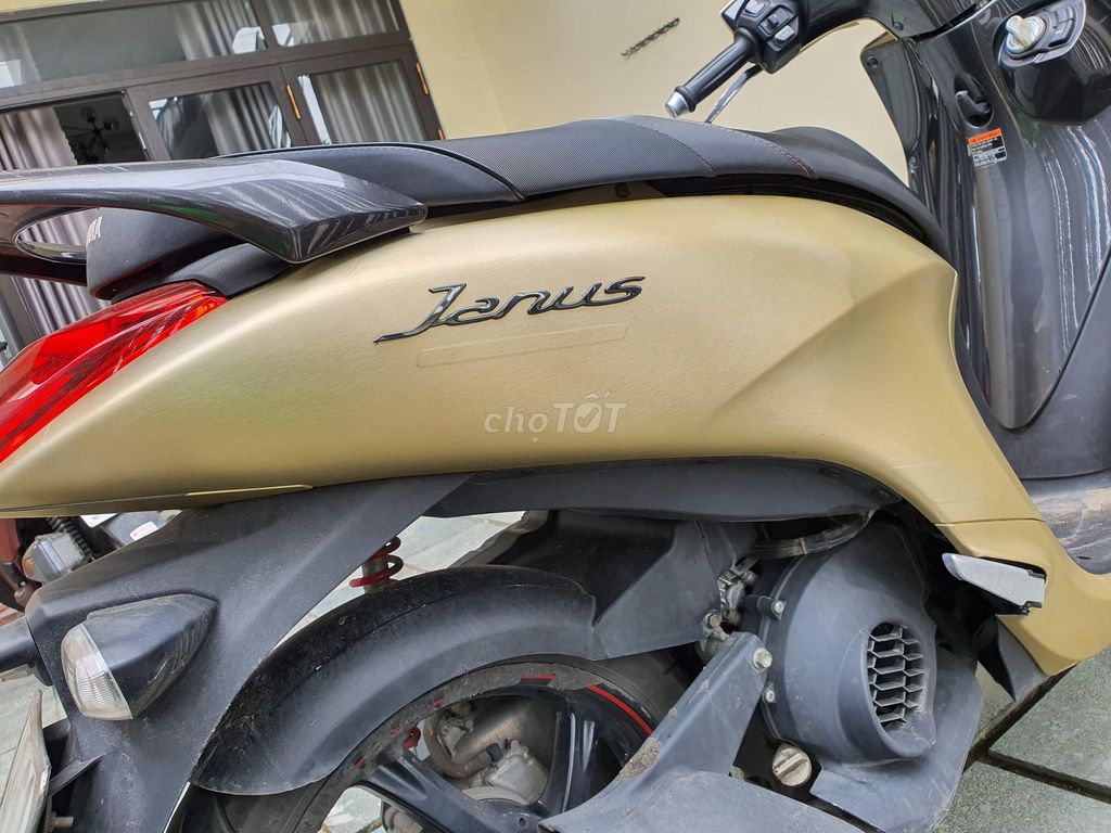 Фото 2: Yamaha Janus 2017 Smartkey Bản Đặc Biệt Biển Đẹp