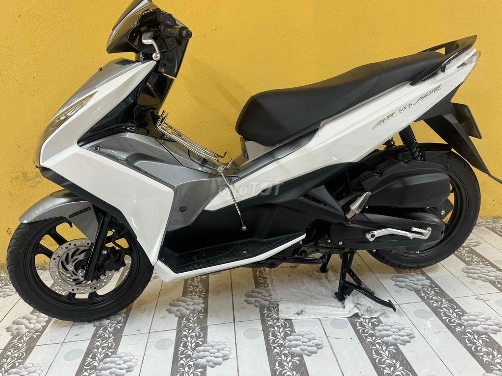 Honda Air Blade 125 2015 бело-серая