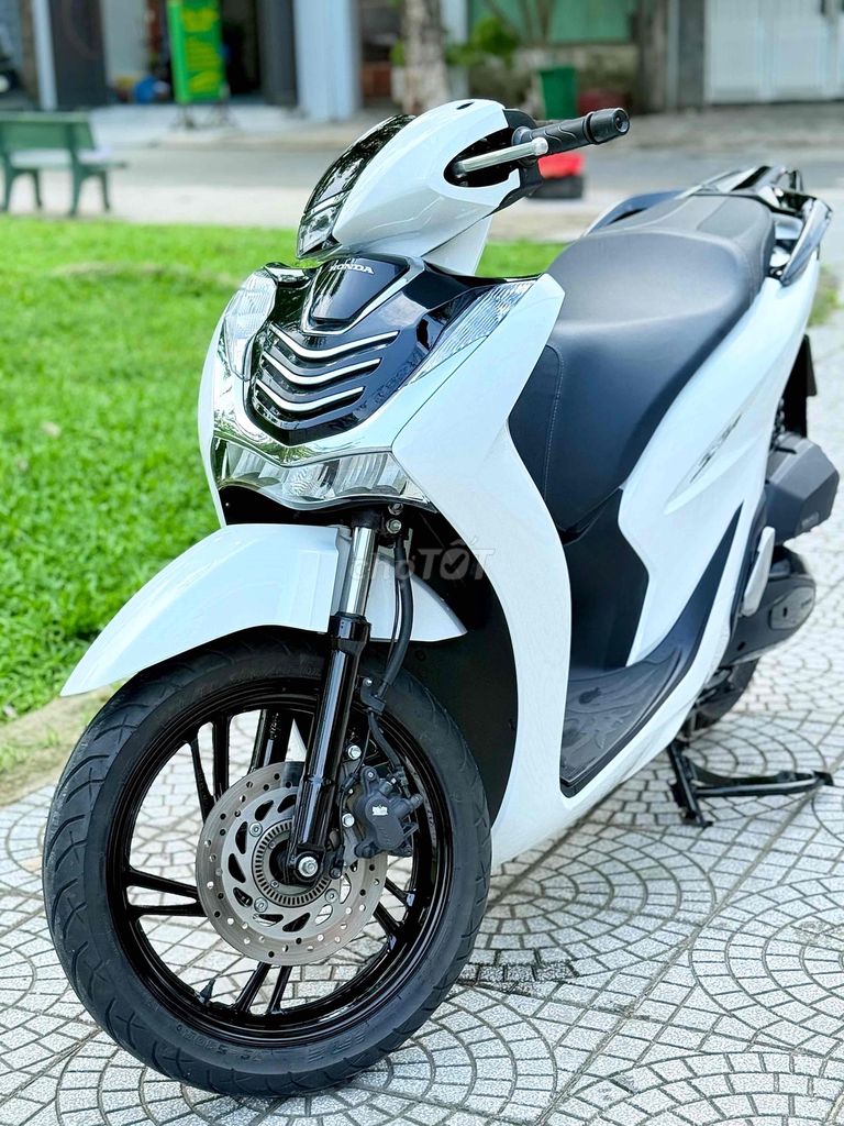 Фото 2: Honda SH 150 ABS 2021 Белый Вьетнам